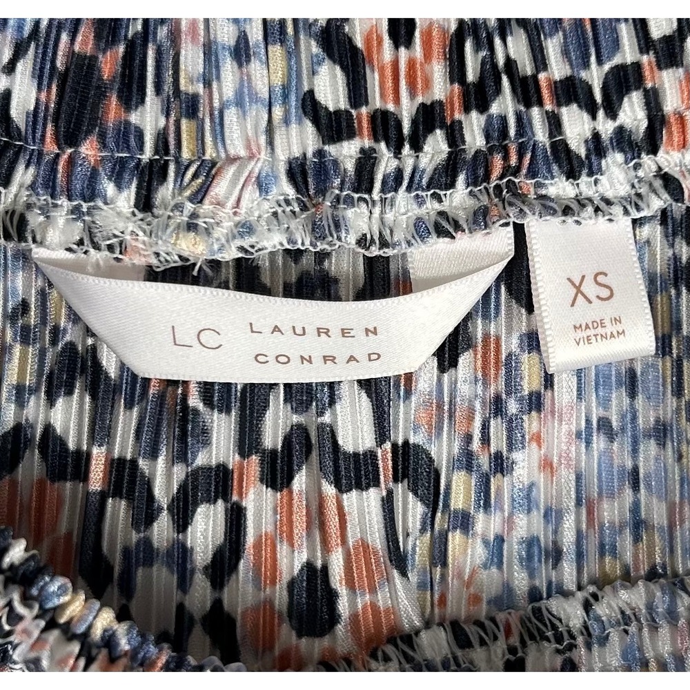 LC Lauren Conrad Women XS Plisse Off Shoulder Blouse Geometric Floral Tie Sleeve - Picture 5 of 8